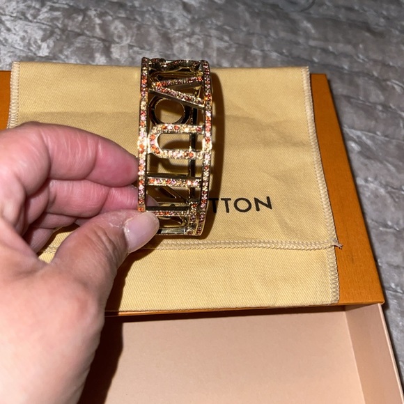 Louis Vuitton brassiere Preloved bracelet bangle beautiful condition.. - Picture 7 of 7